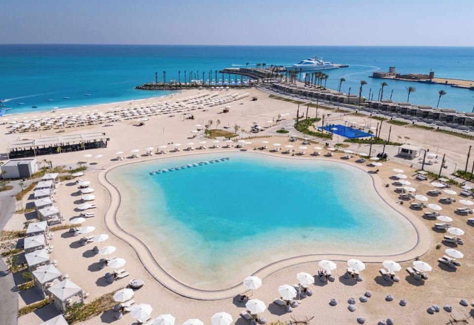 العنوان منتجع الشاطئ مراسي