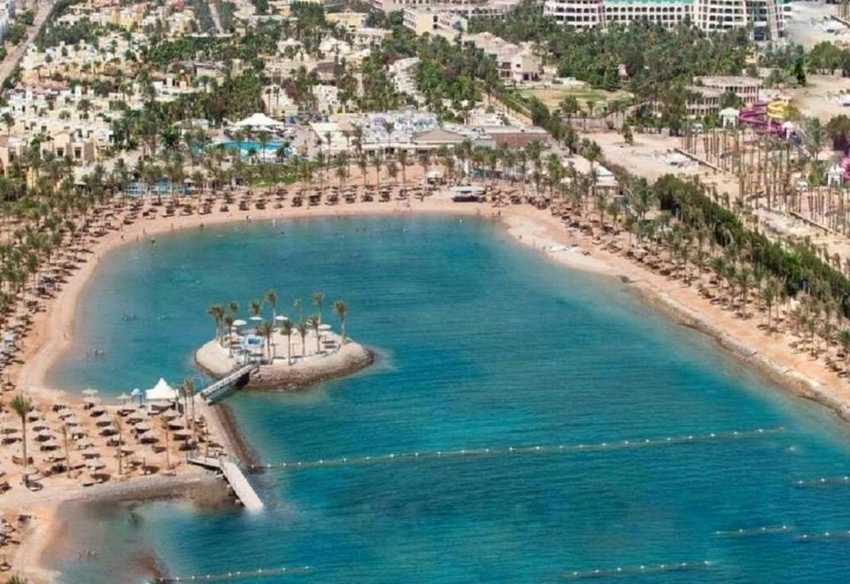 شاليهات هوستغول منتجع ميراج باي وأكوا بارك