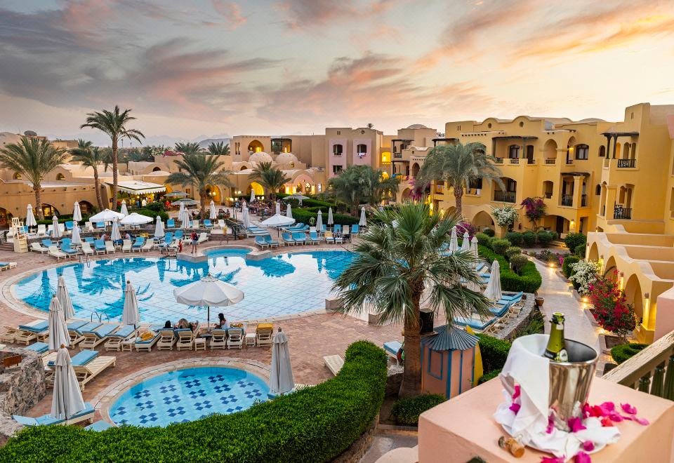 منتجع ثري كورنرز ريحانة الجونة